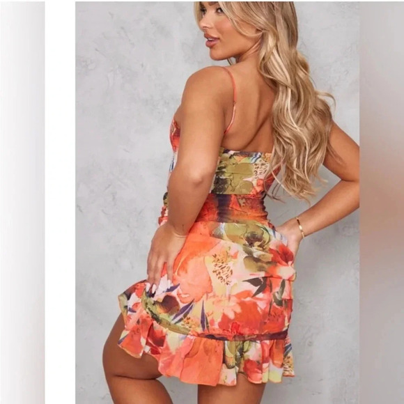 Prettylittlething Orange floral print frill hem bodycon dress - Picture 4 of 11